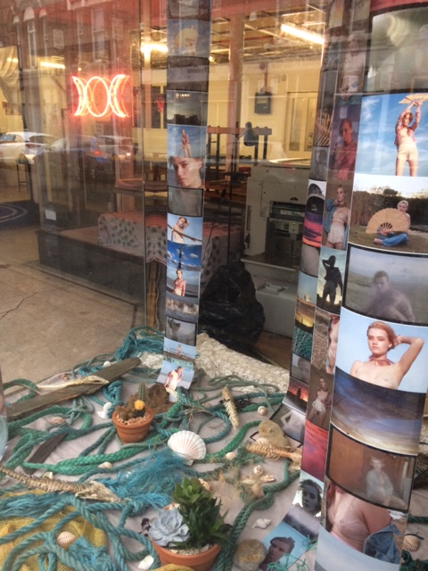 Window display Tellus Mater